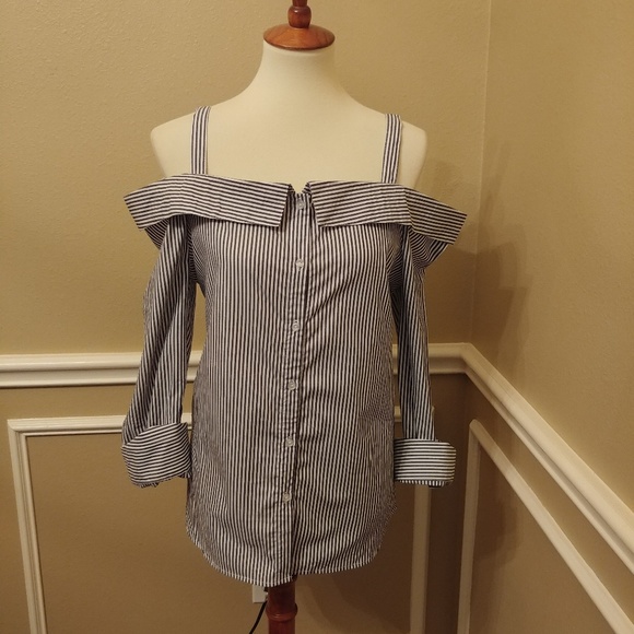 Navy blue and White off the shoulder - Picture 4 of 8